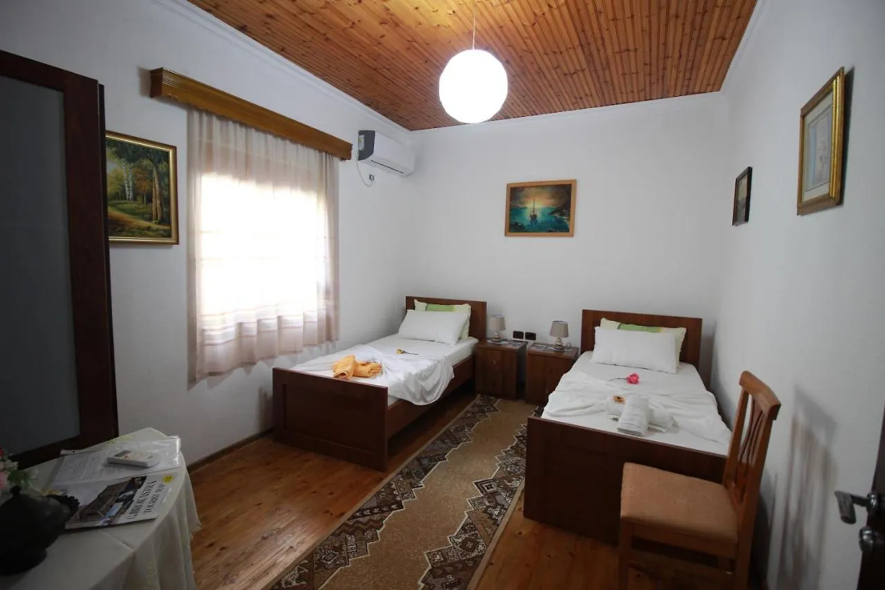 Grandma'S Home Gjirokaster Guest house