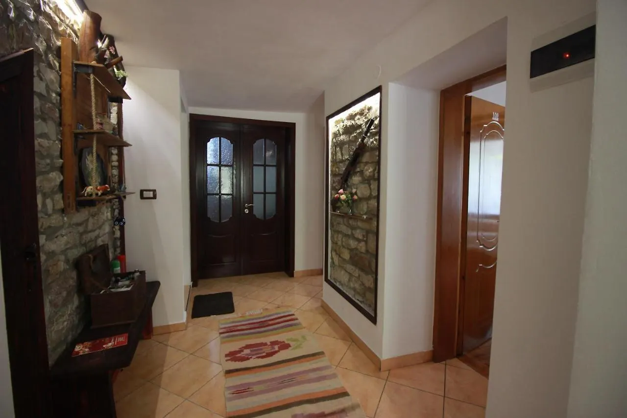 Guest house Grandma'S Home Gjirokaster