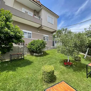 Pensión Ilvi, Gjirokastër