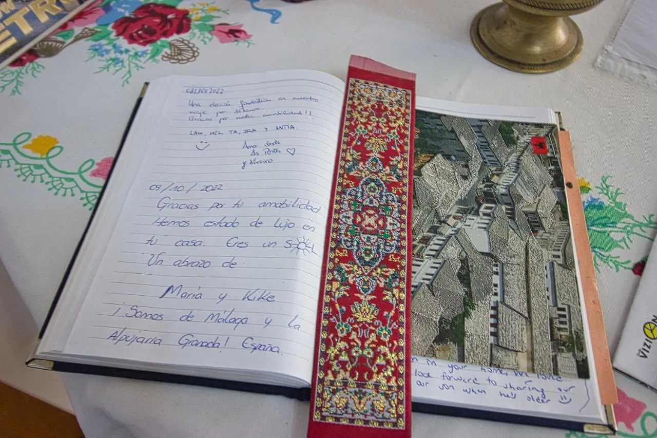 Grandma'S Home Gjirokastër Gasthof